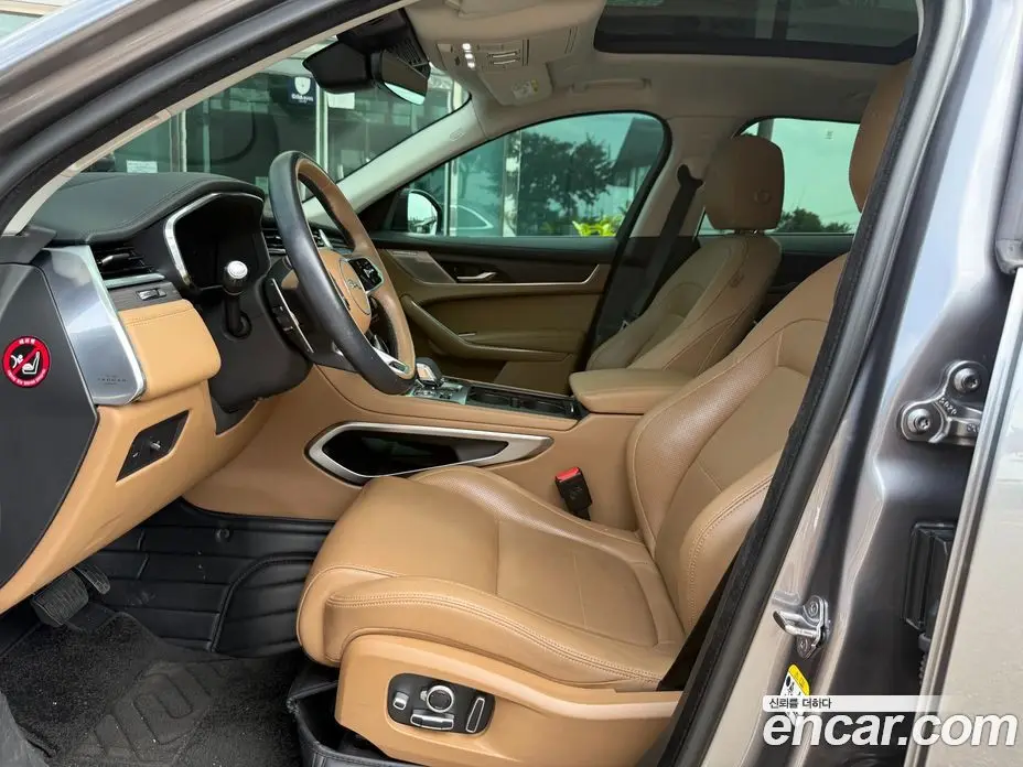 Jaguar F-Pace 2021 2.0 автомат (гидро), фото 8 Jaguar F-Pace 2021 2.0 автомат (гидро), фото 8