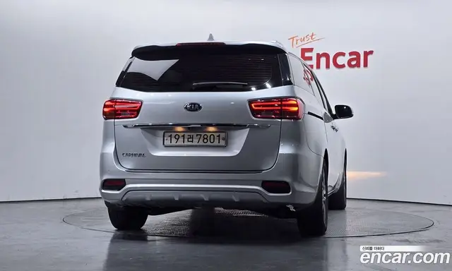 Kia Carnival 2018 2.2 автомат (гидро), миниатюра 4