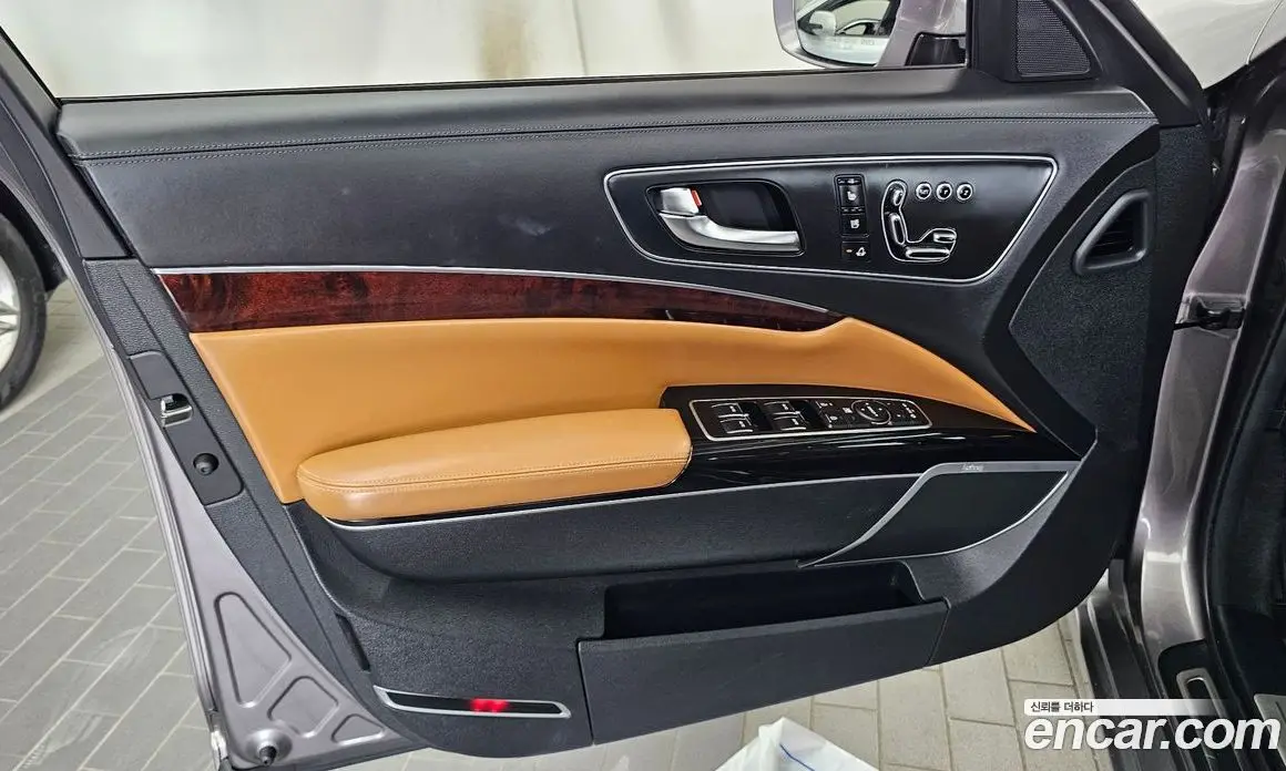 Kia K9 2015 3.8 автомат (гидро), фото 14 Kia K9 2015 3.8 автомат (гидро), фото 14