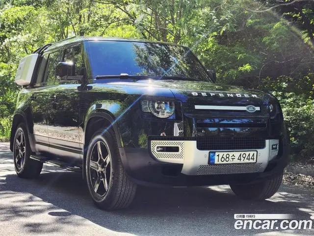 Land Rover Defender 2020 2.0 автомат (гидро), миниатюра 4 Land Rover Defender 2020 2.0 автомат (гидро), миниатюра 4