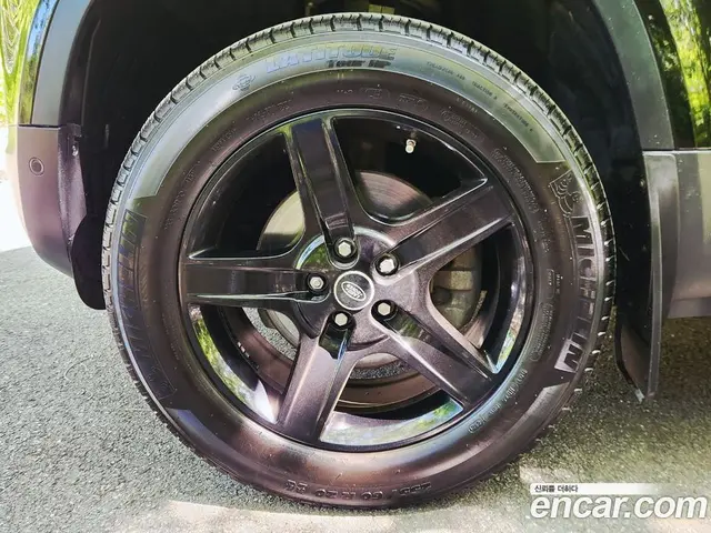 Land Rover Defender 2020 2.0 автомат (гидро), миниатюра 7 Land Rover Defender 2020 2.0 автомат (гидро), миниатюра 7