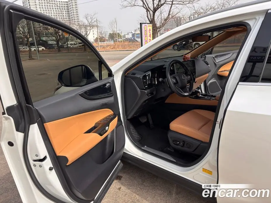 Lexus NX 2024 2.5 автомат (вариатор), фото 10 Lexus NX 2024 2.5 автомат (вариатор), фото 10