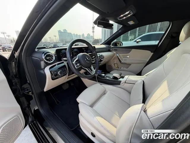 Mercedes-Benz A-Class 2021 2.0 автомат (гидро), миниатюра 10 Mercedes-Benz A-Class 2021 2.0 автомат (гидро), миниатюра 10