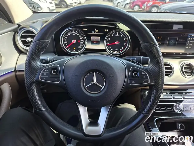 Mercedes-Benz E-Class 2018 2.0 автомат (гидро), миниатюра 11 Mercedes-Benz E-Class 2018 2.0 автомат (гидро), миниатюра 11