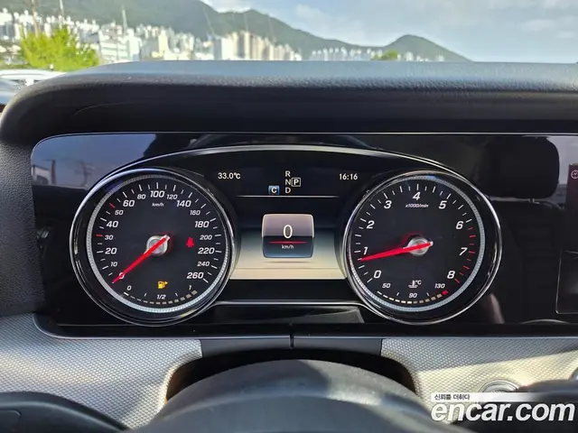 Mercedes-Benz E-Class 2018 2.0 автомат (гидро), миниатюра 12
