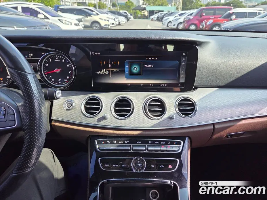 Mercedes-Benz E-Class 2018 2.0 автомат (гидро), фото 13 Mercedes-Benz E-Class 2018 2.0 автомат (гидро), фото 13