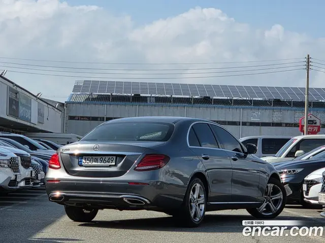 Mercedes-Benz E-Class 2018 2.0 автомат (гидро), миниатюра 6 Mercedes-Benz E-Class 2018 2.0 автомат (гидро), миниатюра 6
