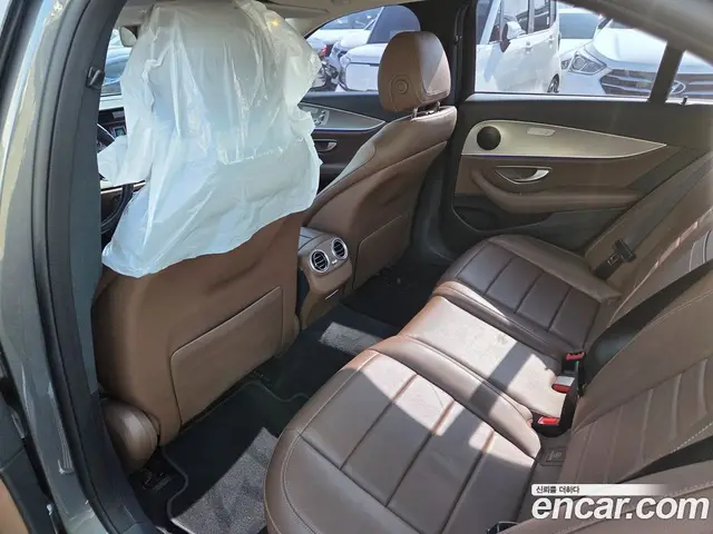 Mercedes-Benz E-Class 2018 2.0 автомат (гидро), миниатюра 9 Mercedes-Benz E-Class 2018 2.0 автомат (гидро), миниатюра 9