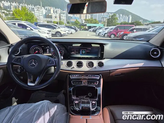 Mercedes-Benz E-Class 2018 2.0 автомат (гидро), миниатюра 10 Mercedes-Benz E-Class 2018 2.0 автомат (гидро), миниатюра 10