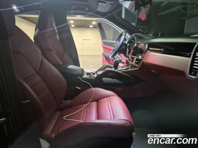 Porsche Cayenne 2020 3.0 автомат (гидро), миниатюра 10 Porsche Cayenne 2020 3.0 автомат (гидро), миниатюра 10
