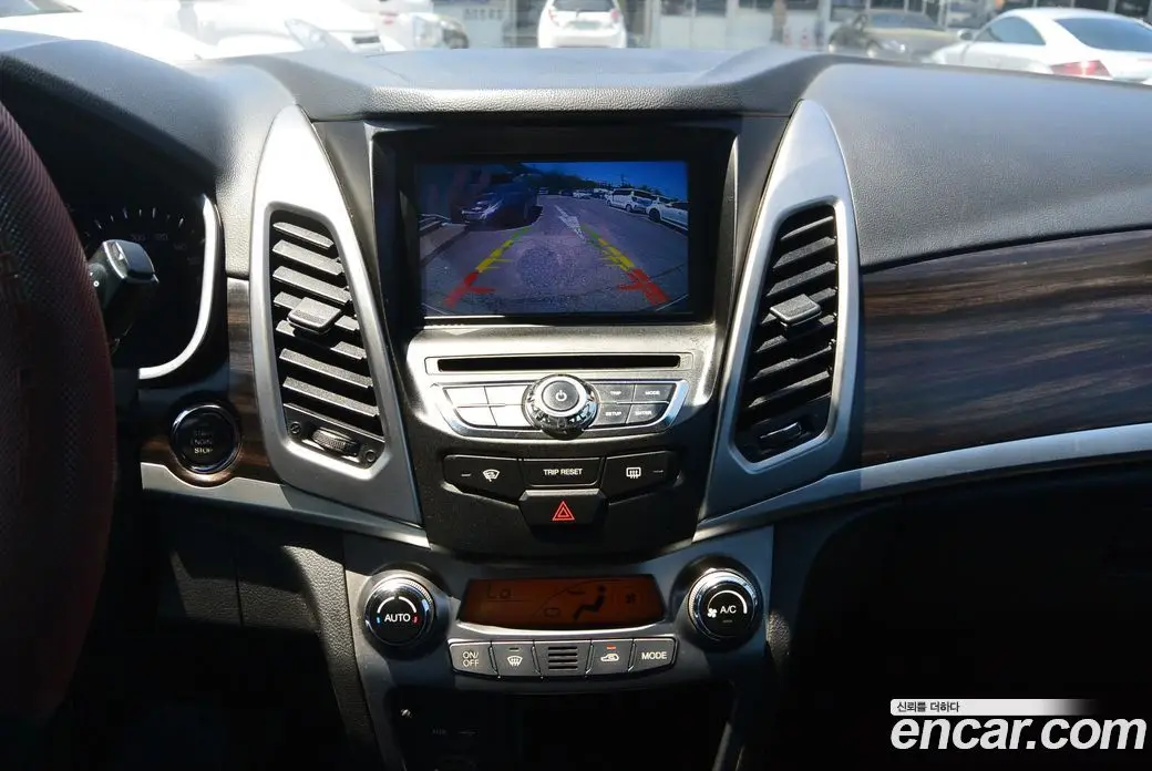 SsangYong Korando 2014 2.0 автомат (гидро), фото 11