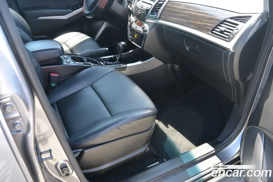 SsangYong Korando 2014 2.0 автомат (гидро), фото 16