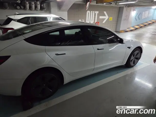 Tesla Model 3 2022 автомат (гидро), миниатюра 3