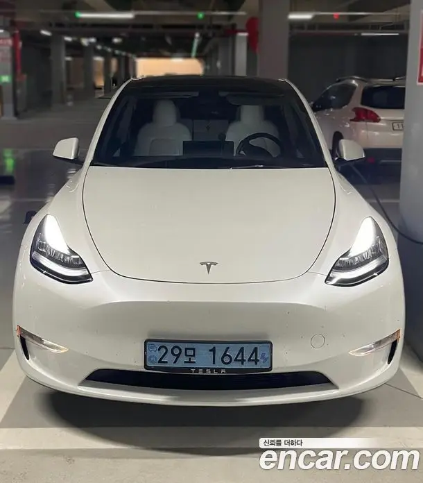 Tesla Model Y 2022 автомат (гидро), фото 1 Tesla Model Y 2022 автомат (гидро), фото 1