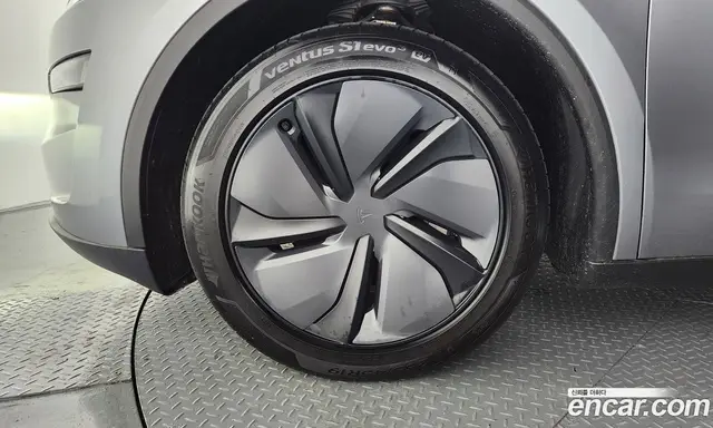 Tesla Model Y 2025 0.2 автомат (гидро), миниатюра 5 Tesla Model Y 2025 0.2 автомат (гидро), миниатюра 5