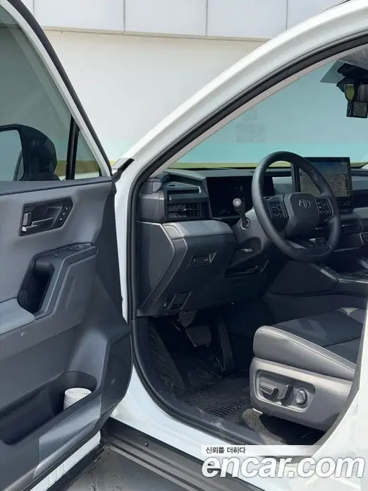 Toyota RAV4 2026 2.5 автомат (гидро), фото 14 Toyota RAV4 2026 2.5 автомат (гидро), фото 14