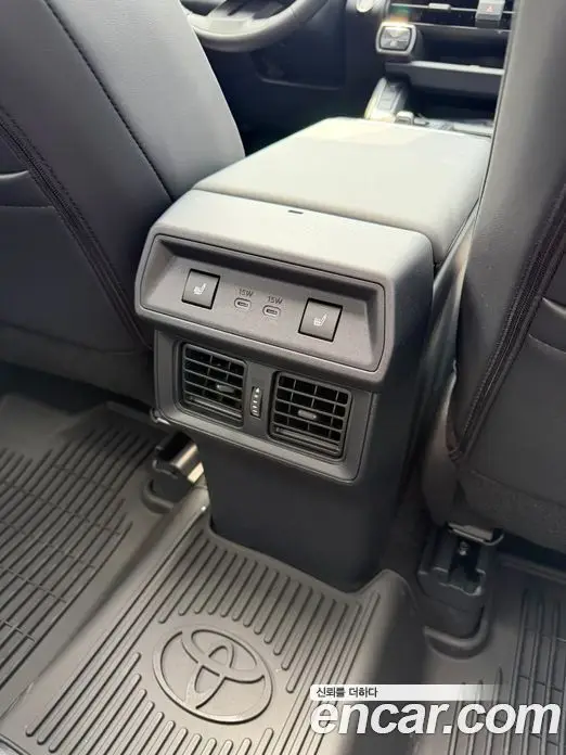 Toyota RAV4 2026 2.5 автомат (гидро), фото 17 Toyota RAV4 2026 2.5 автомат (гидро), фото 17