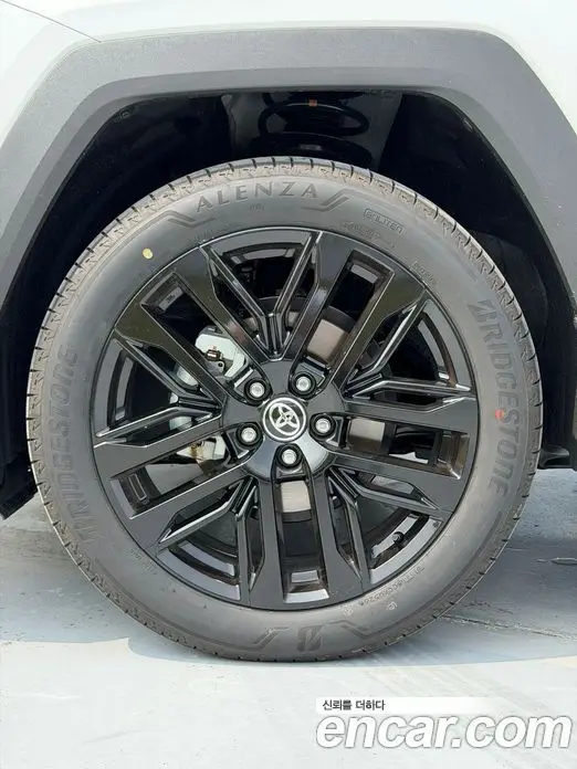 Toyota RAV4 2026 2.5 автомат (гидро), миниатюра 10 Toyota RAV4 2026 2.5 автомат (гидро), миниатюра 10