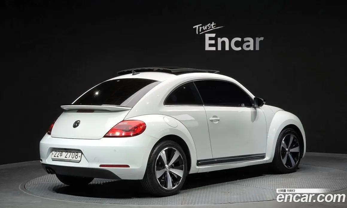 Volkswagen Beatle 2015 2.0 автомат (гидро), фото 2 Volkswagen Beatle 2015 2.0 автомат (гидро), фото 2