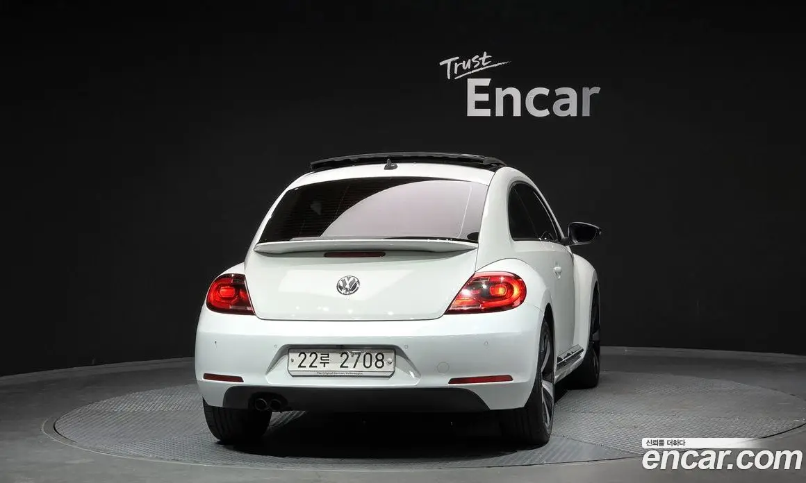 Volkswagen Beatle 2015 2.0 автомат (гидро), фото 4 Volkswagen Beatle 2015 2.0 автомат (гидро), фото 4
