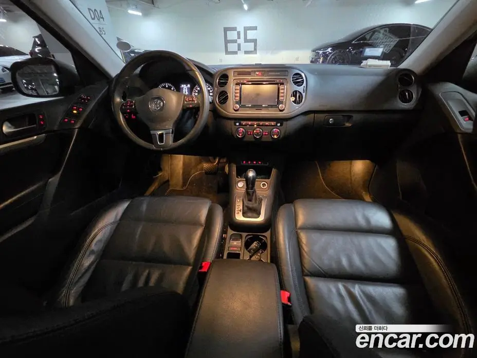 Volkswagen Tiguan 2016 2.0 автомат (гидро), фото 8 Volkswagen Tiguan 2016 2.0 автомат (гидро), фото 8