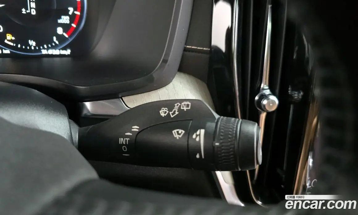 Volvo V60 2019 2.0 автомат (гидро), фото 20 Volvo V60 2019 2.0 автомат (гидро), фото 20