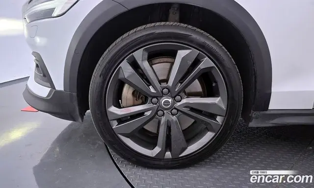 Volvo V60 2019 2.0 автомат (гидро), миниатюра 5 Volvo V60 2019 2.0 автомат (гидро), миниатюра 5