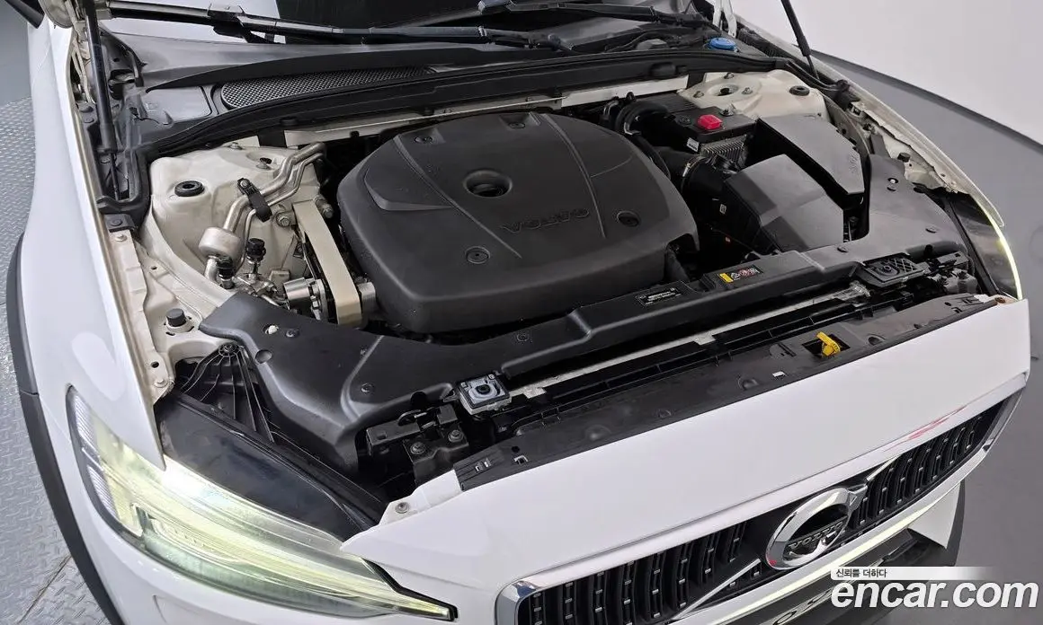 Volvo V60 2019 2.0 автомат (гидро), фото 6 Volvo V60 2019 2.0 автомат (гидро), фото 6