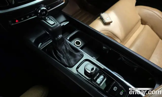 Volvo V60 2019 2.0 автомат (гидро), миниатюра 9 Volvo V60 2019 2.0 автомат (гидро), миниатюра 9