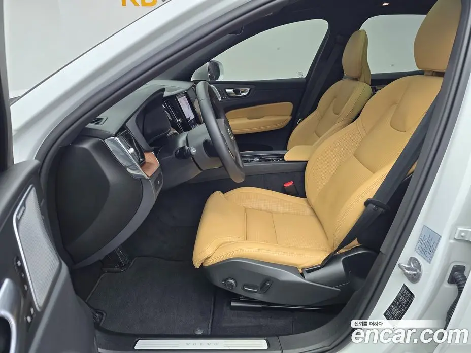 Volvo XC60 2023 2.0 автомат (гидро), фото 13 Volvo XC60 2023 2.0 автомат (гидро), фото 13