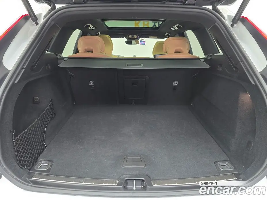 Volvo XC60 2023 2.0 автомат (гидро), фото 20 Volvo XC60 2023 2.0 автомат (гидро), фото 20