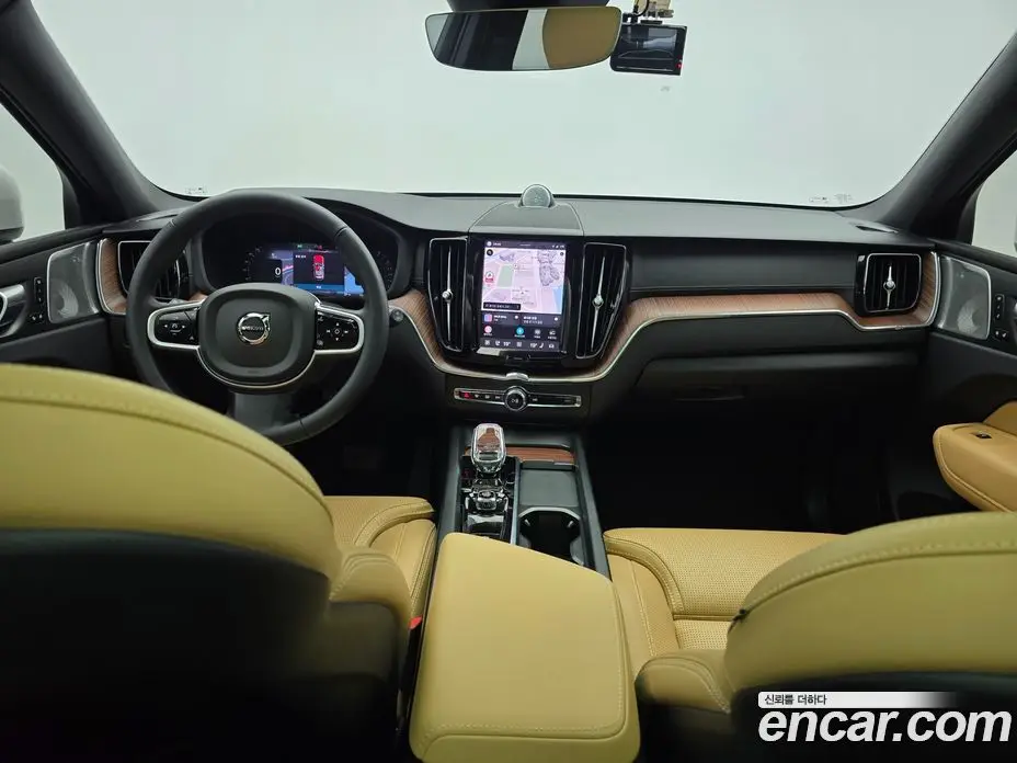 Volvo XC60 2023 2.0 автомат (гидро), фото 10 Volvo XC60 2023 2.0 автомат (гидро), фото 10