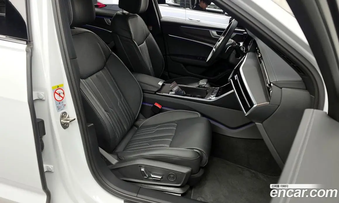 Audi A6 2025 2.0 автомат (гидро), фото 11