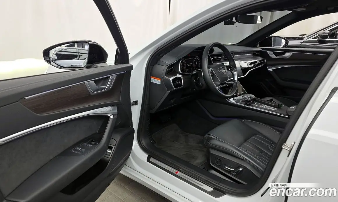 Audi A6 2025 2.0 автомат (гидро), фото 10