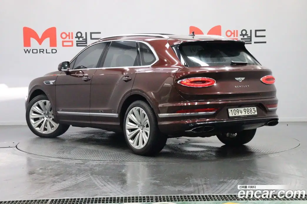 Bentley Bentayga 2021 4.0 автомат (гидро), фото 4 Bentley Bentayga 2021 4.0 автомат (гидро), фото 4