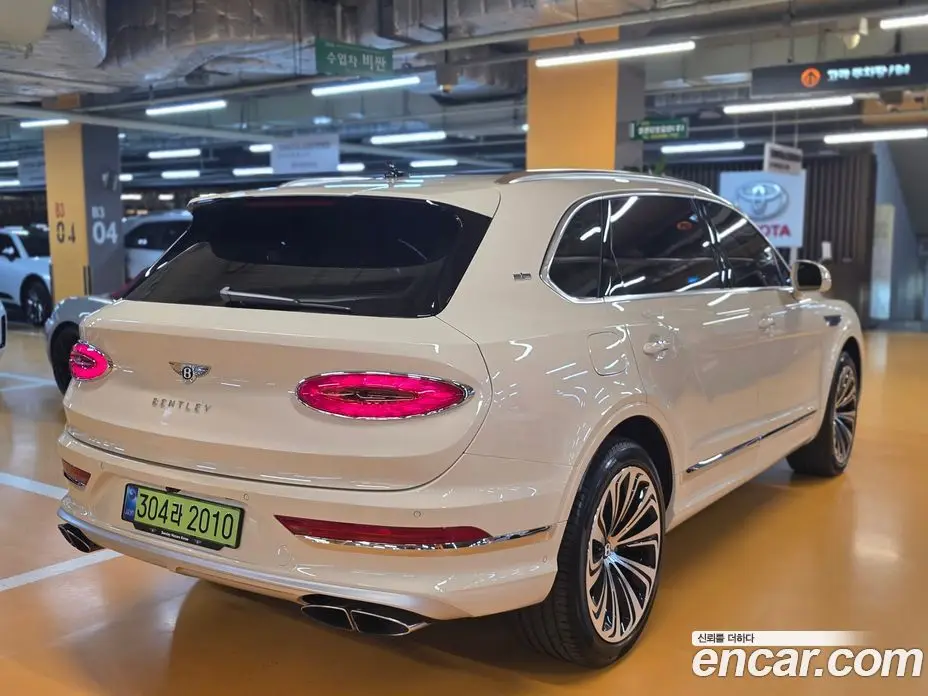 Bentley Bentayga 2024 4.0 автомат (гидро), фото 4 Bentley Bentayga 2024 4.0 автомат (гидро), фото 4