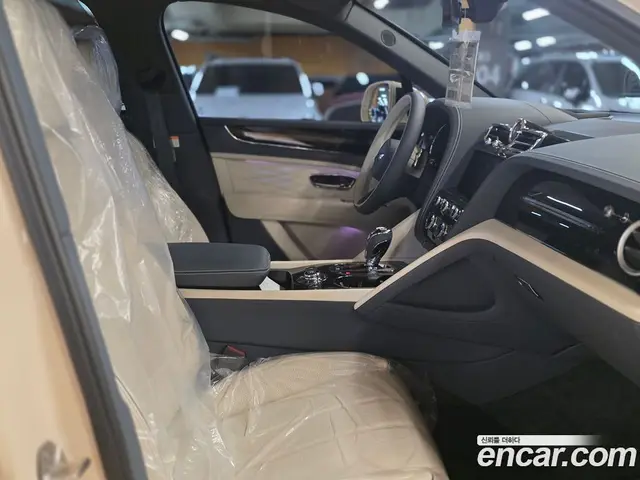 Bentley Bentayga 2024 4.0 автомат (гидро), миниатюра 6 Bentley Bentayga 2024 4.0 автомат (гидро), миниатюра 6