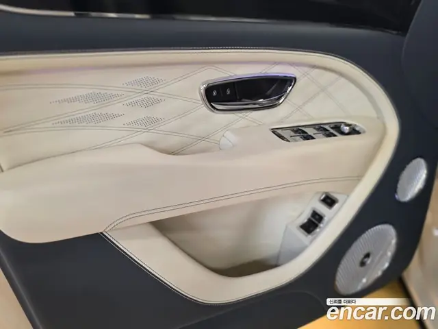 Bentley Bentayga 2024 4.0 автомат (гидро), миниатюра 9 Bentley Bentayga 2024 4.0 автомат (гидро), миниатюра 9