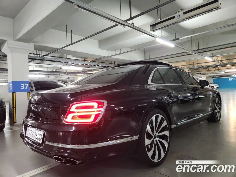 Bentley Flying Spur 2023 4.0 автомат (гидро), фото 2 Bentley Flying Spur 2023 4.0 автомат (гидро), фото 2