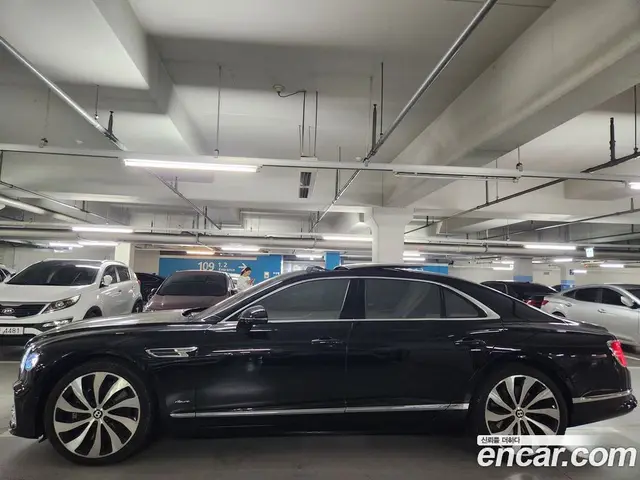 Bentley Flying Spur 2023 4.0 автомат (гидро), миниатюра 7 Bentley Flying Spur 2023 4.0 автомат (гидро), миниатюра 7