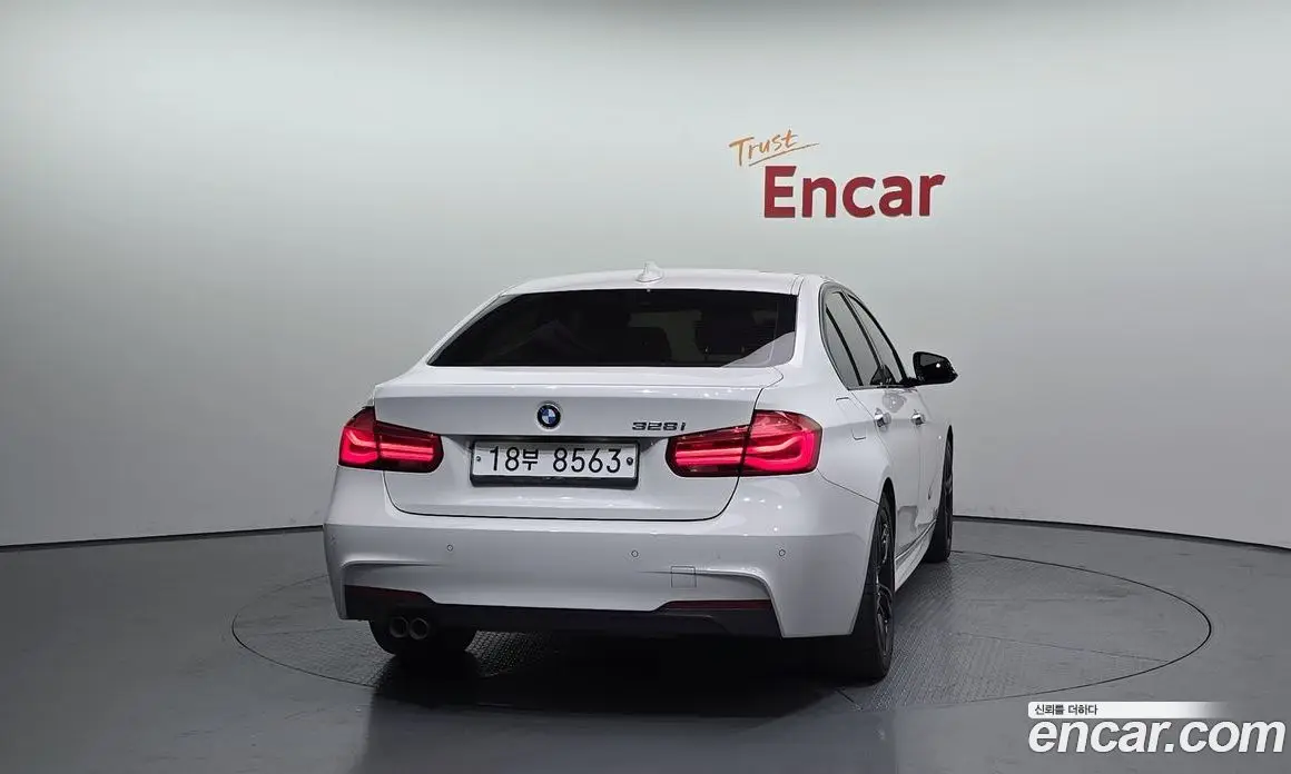 BMW 3 серия 2016 2.0 автомат (гидро), фото 4 BMW 3 серия 2016 2.0 автомат (гидро), фото 4