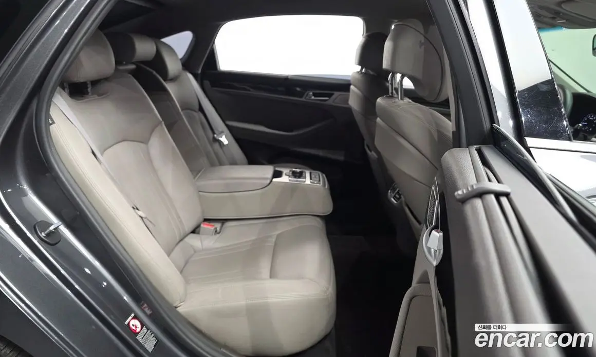 Genesis G80 2016 3.3 автомат (гидро), фото 18 Genesis G80 2016 3.3 автомат (гидро), фото 18