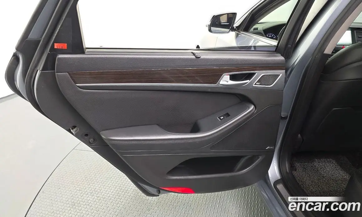 Genesis G80 2016 3.3 автомат (гидро), фото 15 Genesis G80 2016 3.3 автомат (гидро), фото 15
