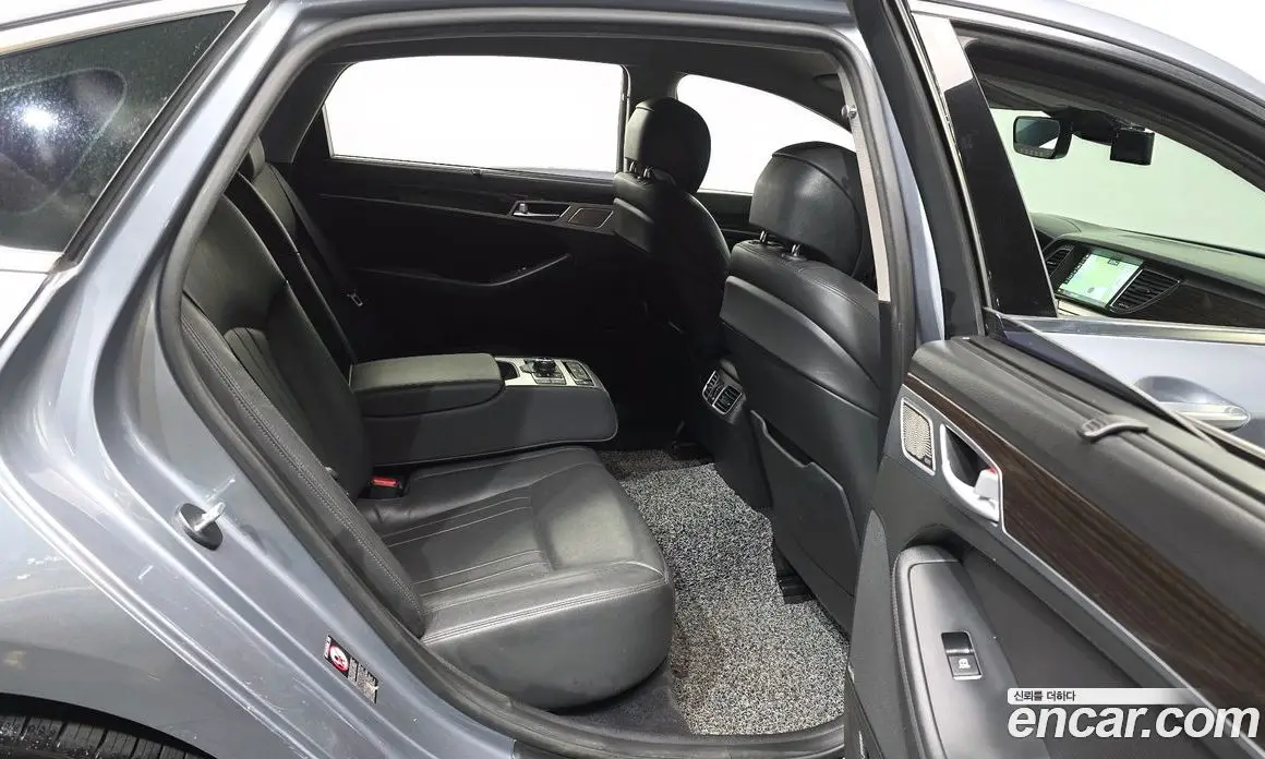 Genesis G80 2016 3.3 автомат (гидро), фото 18 Genesis G80 2016 3.3 автомат (гидро), фото 18