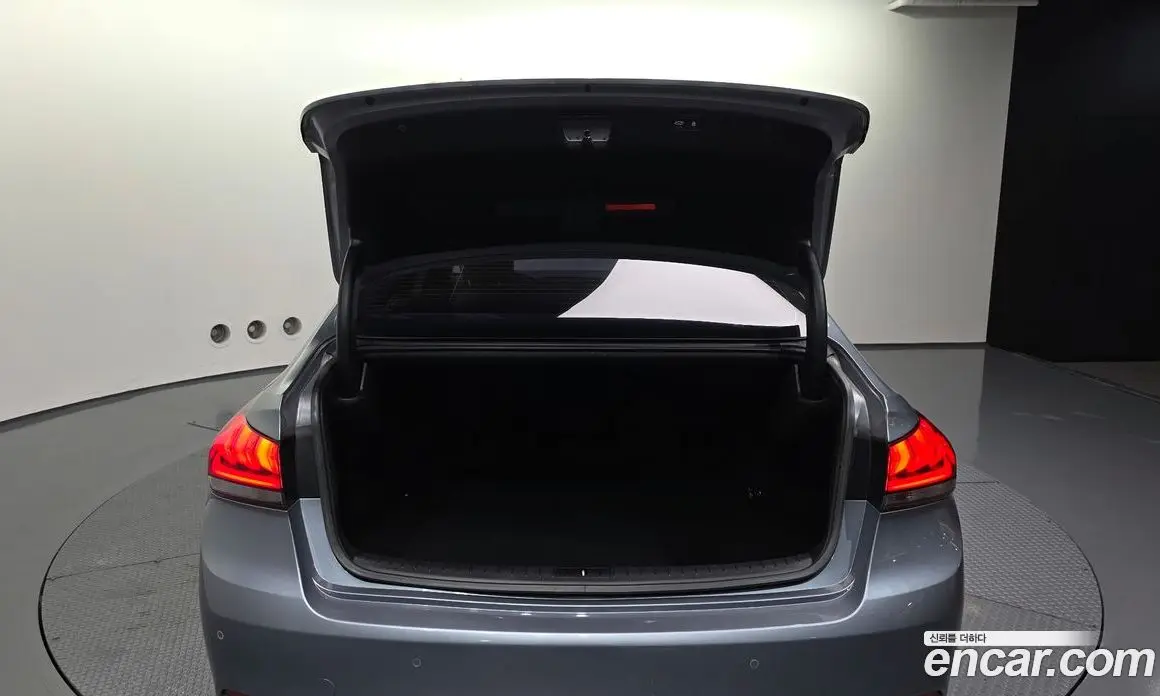 Genesis G80 2016 3.3 автомат (гидро), фото 26 Genesis G80 2016 3.3 автомат (гидро), фото 26