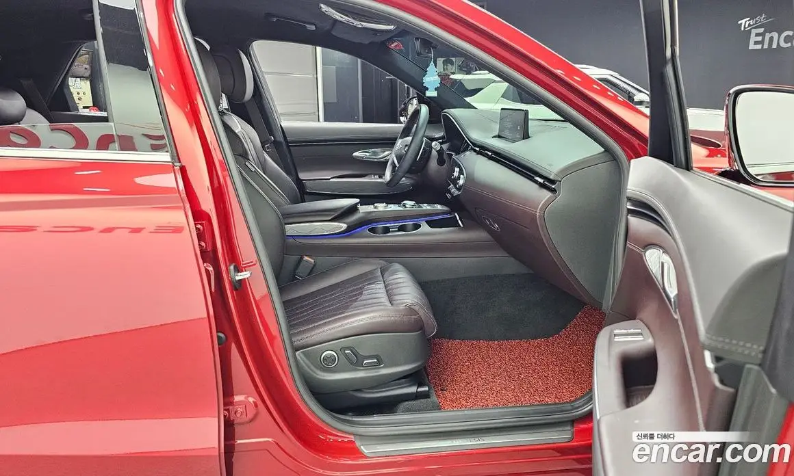 Genesis GV70 2021 2.5 автомат (гидро), фото 17 Genesis GV70 2021 2.5 автомат (гидро), фото 17