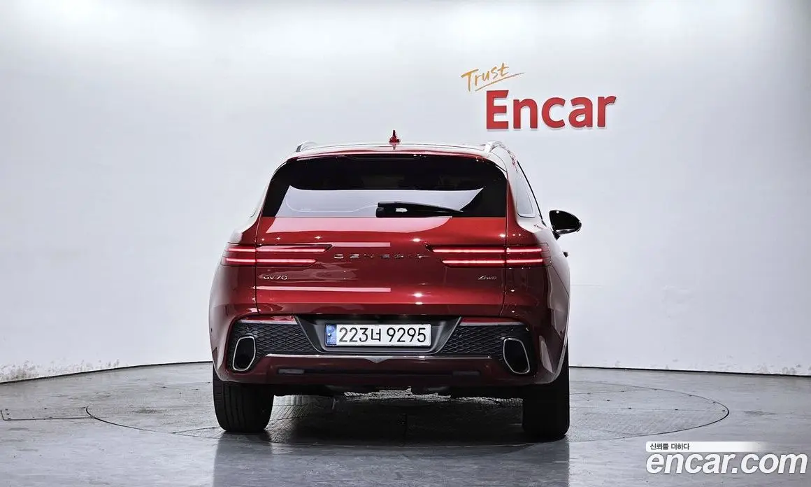 Genesis GV70 2021 2.5 автомат (гидро), фото 4 Genesis GV70 2021 2.5 автомат (гидро), фото 4