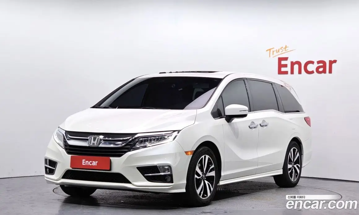 Honda Odyssey 2017 3.5 автомат (гидро), фото 1 Honda Odyssey 2017 3.5 автомат (гидро), фото 1