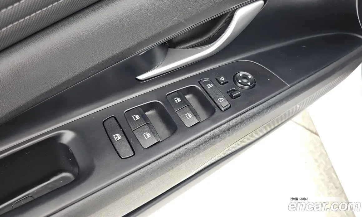 Hyundai Avante 2023 1.6 автомат (гидро), фото 13