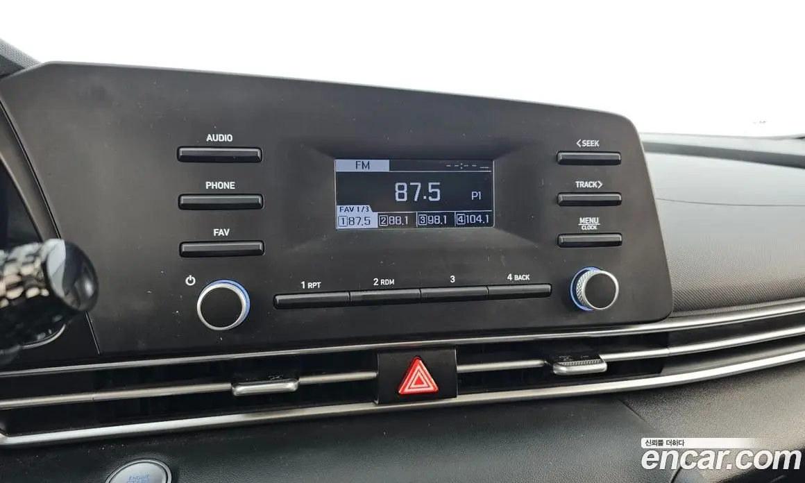 Hyundai Avante 2023 1.6 автомат (гидро), фото 17